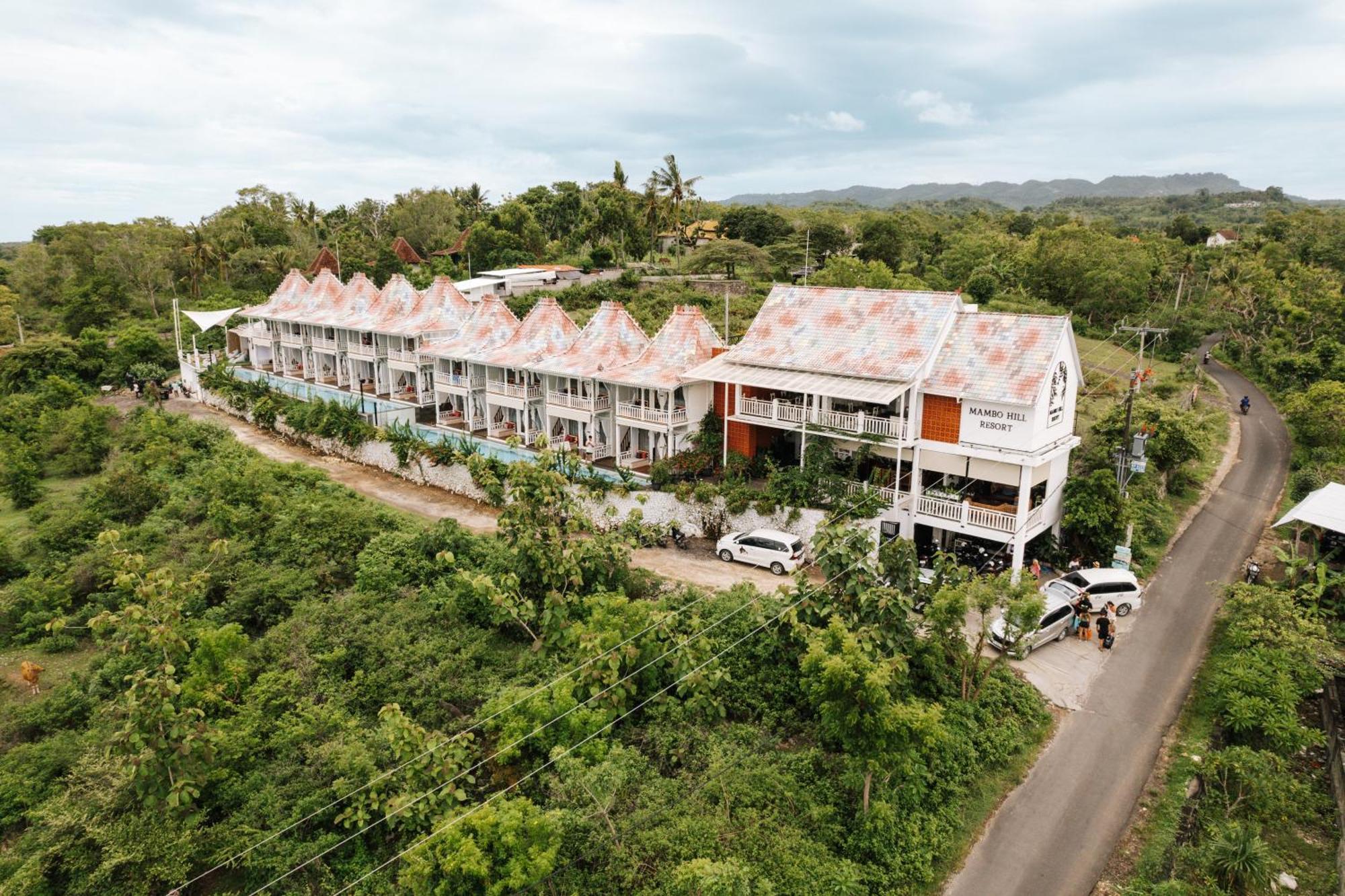 Mambo Hill Resort Toyapakeh Exterior photo