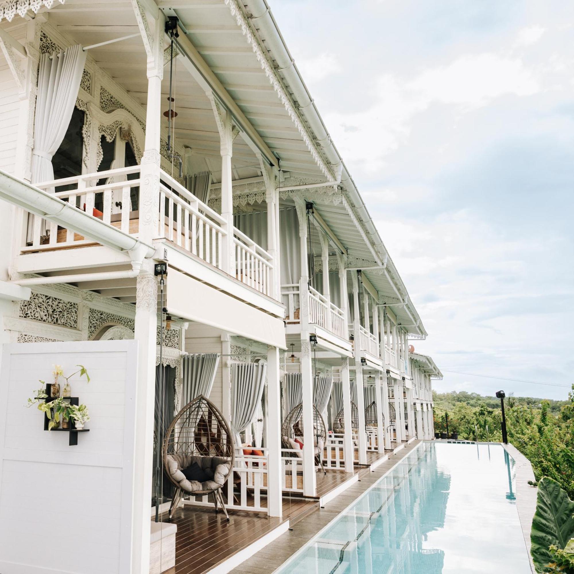 Mambo Hill Resort Toyapakeh Exterior photo